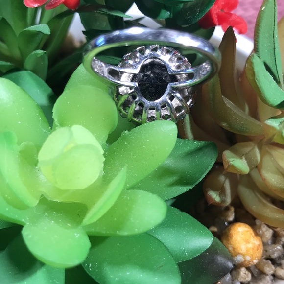 BLACK SPINEL & WHITE TOPAZ GENUINE, RING. SIZE:8 - Picture 5 of 6